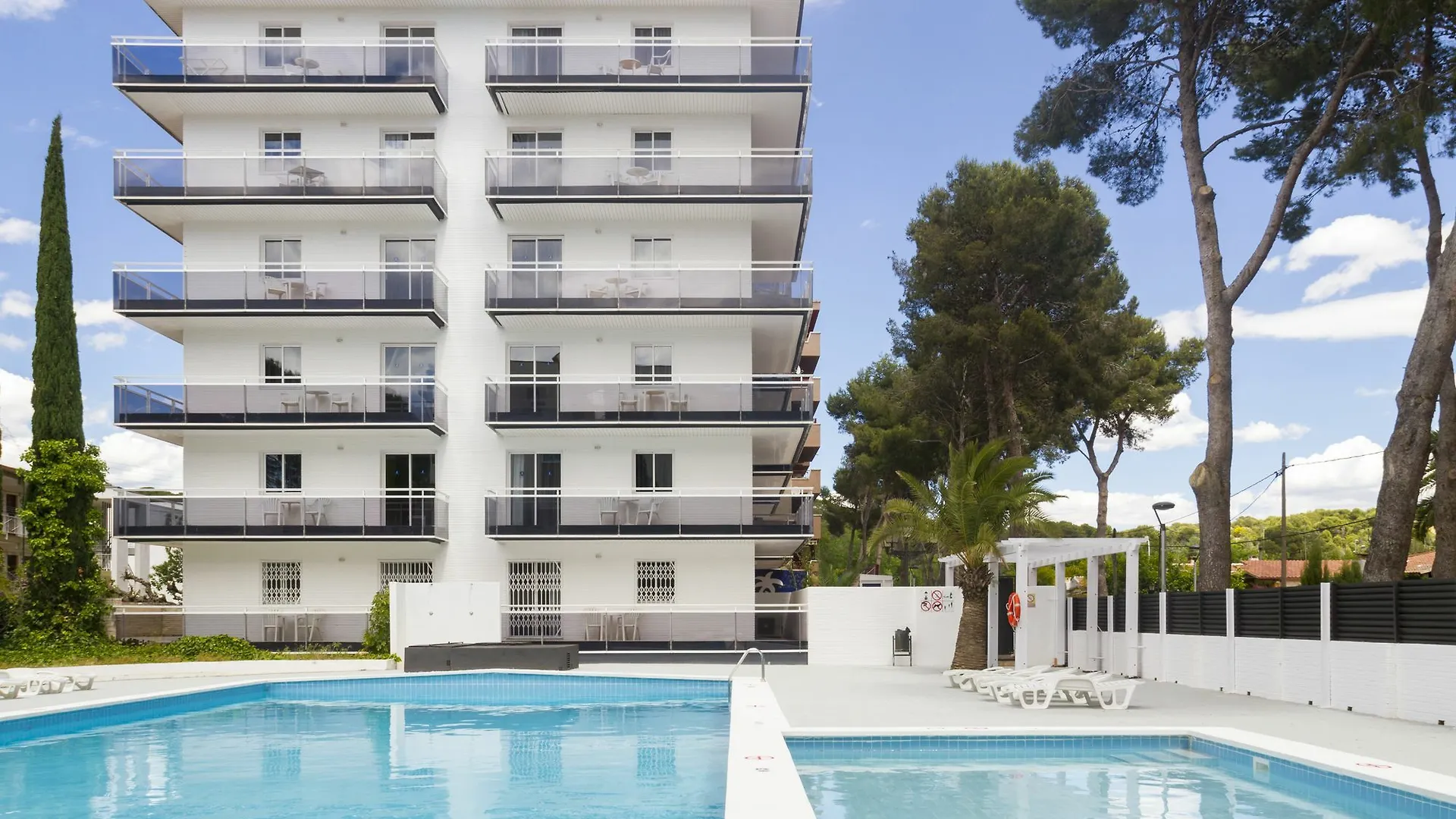 Apartamentos Intersalou Priorat 0*, Salou Spain